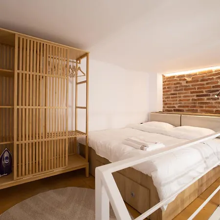 Banffy's Little House Апартаменти *